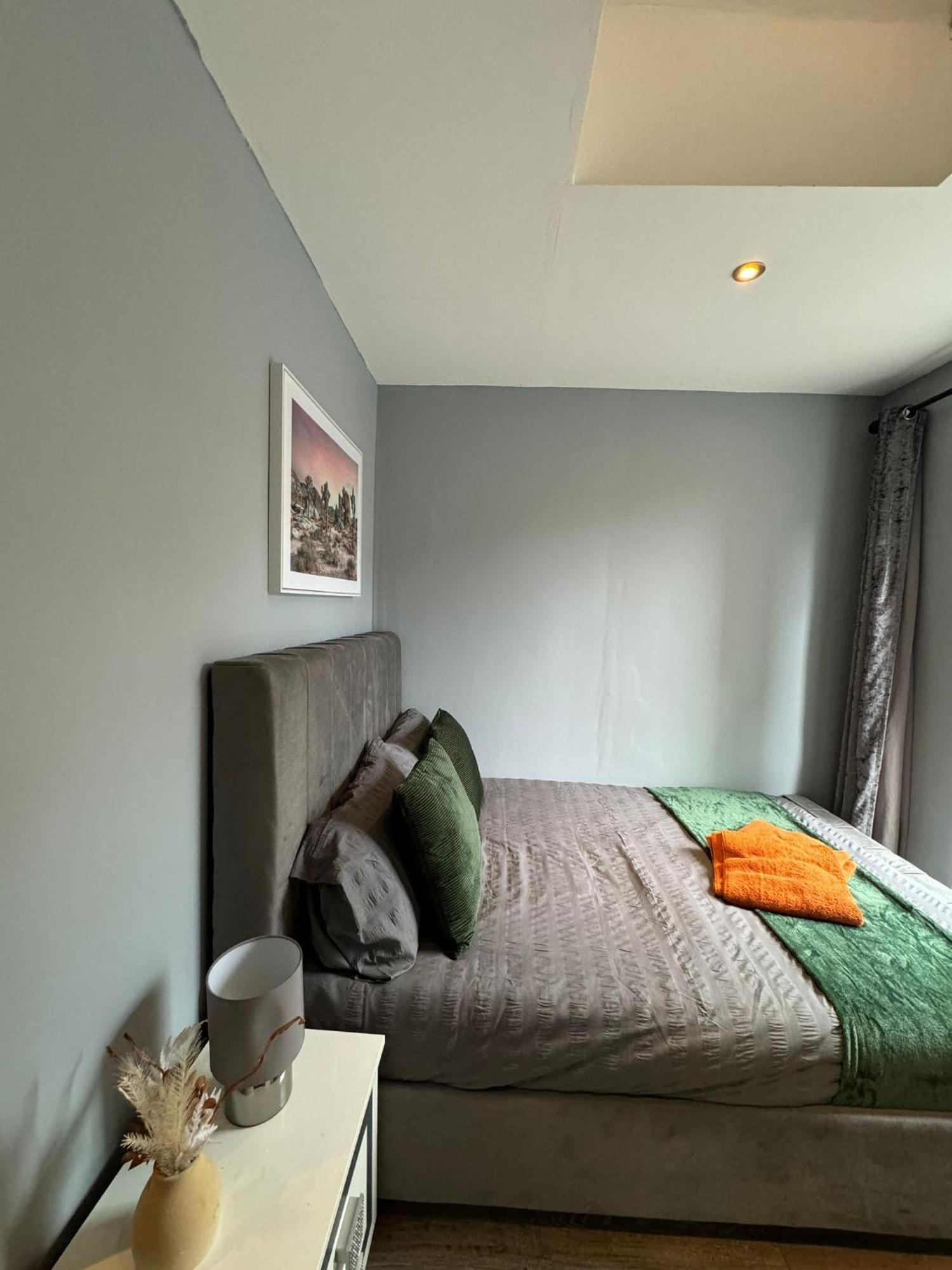 2 Bedroom Flat In Euston 2 Mins Away From Station, No Lift London Bagian luar foto