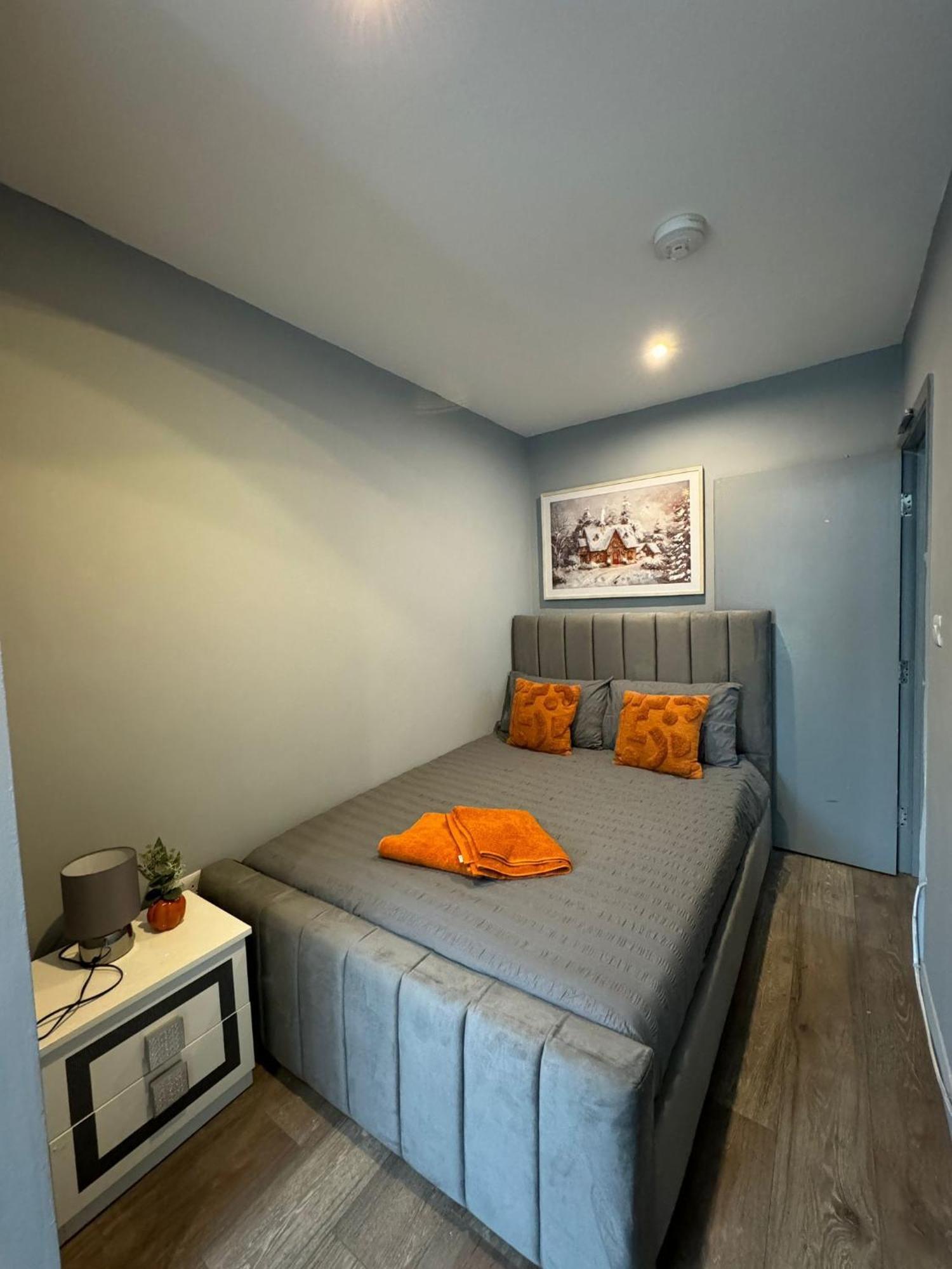 2 Bedroom Flat In Euston 2 Mins Away From Station, No Lift London Bagian luar foto